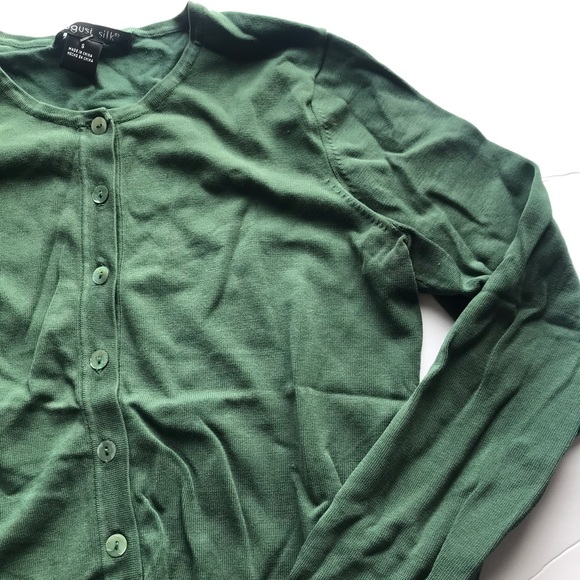 VINTAGE CROPPED BUTTON UP - Picture 2 of 3